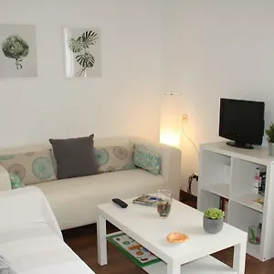 apartamento-tia-maria.hotelsinnerja.org/